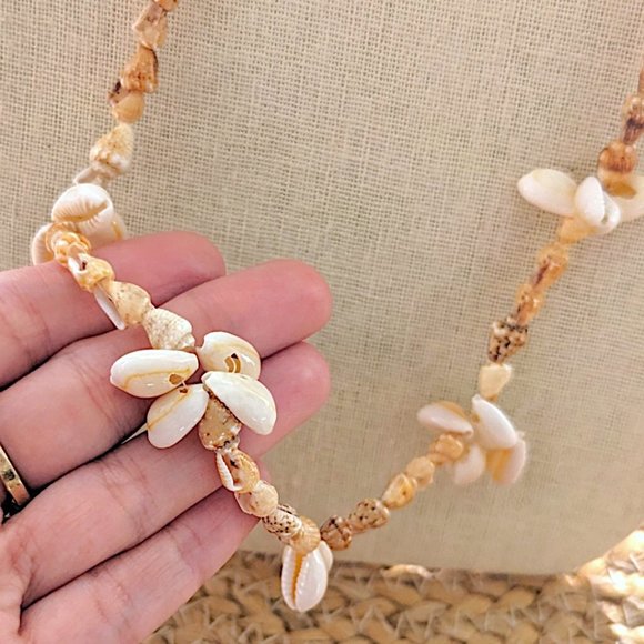 DISCO LEMONADE Vintage Long Natural Cowrie Shell, Puka Shell, Necklace, Lei, 70 - Picture 3 of 14